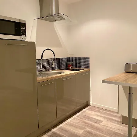 Le Raffine Et Paisible *